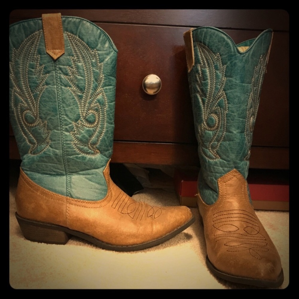 Coconuts cowboy boots🐴